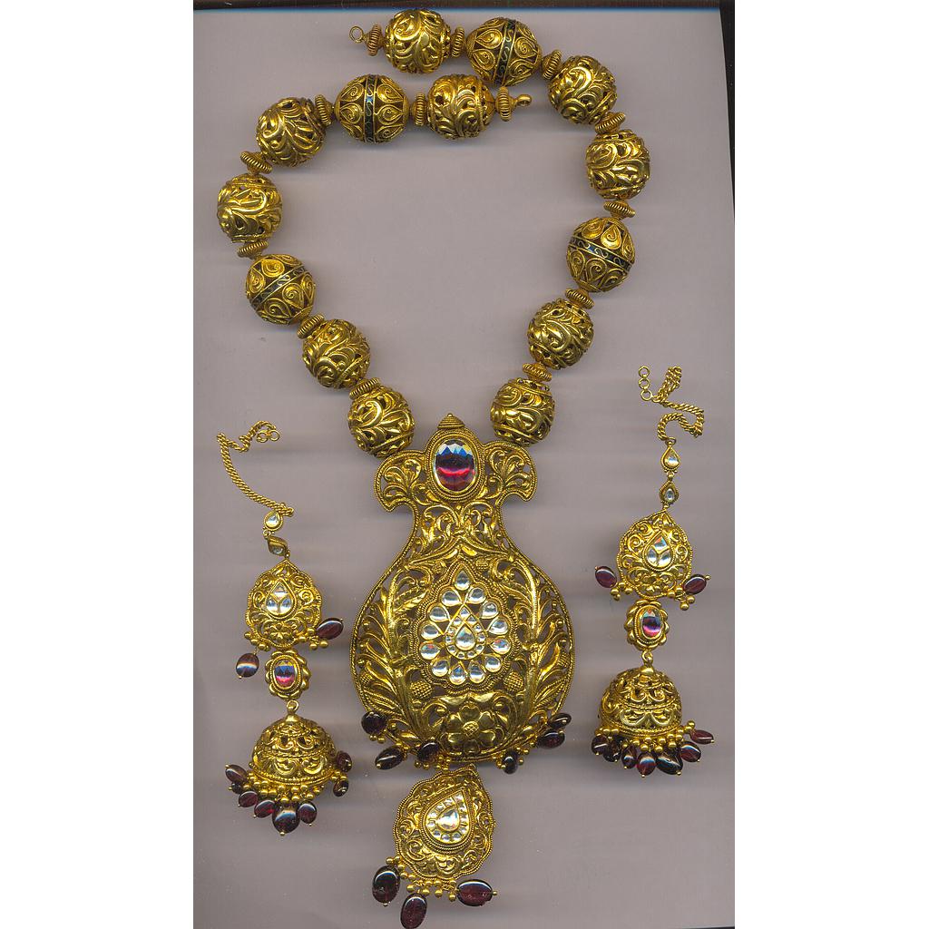 GOLD HALF SET LONG ANTIQUE FANCY