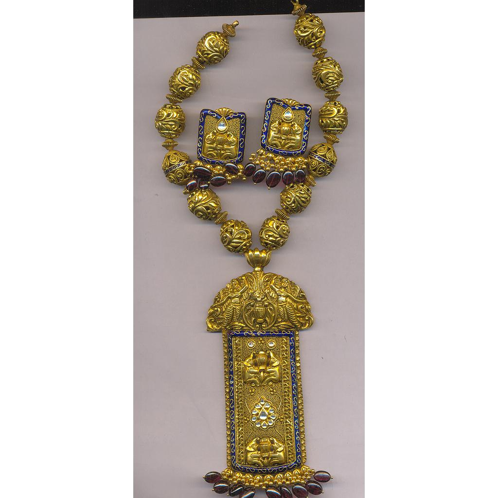 GOLD HALF SET LONG ANTIQUE FANCY