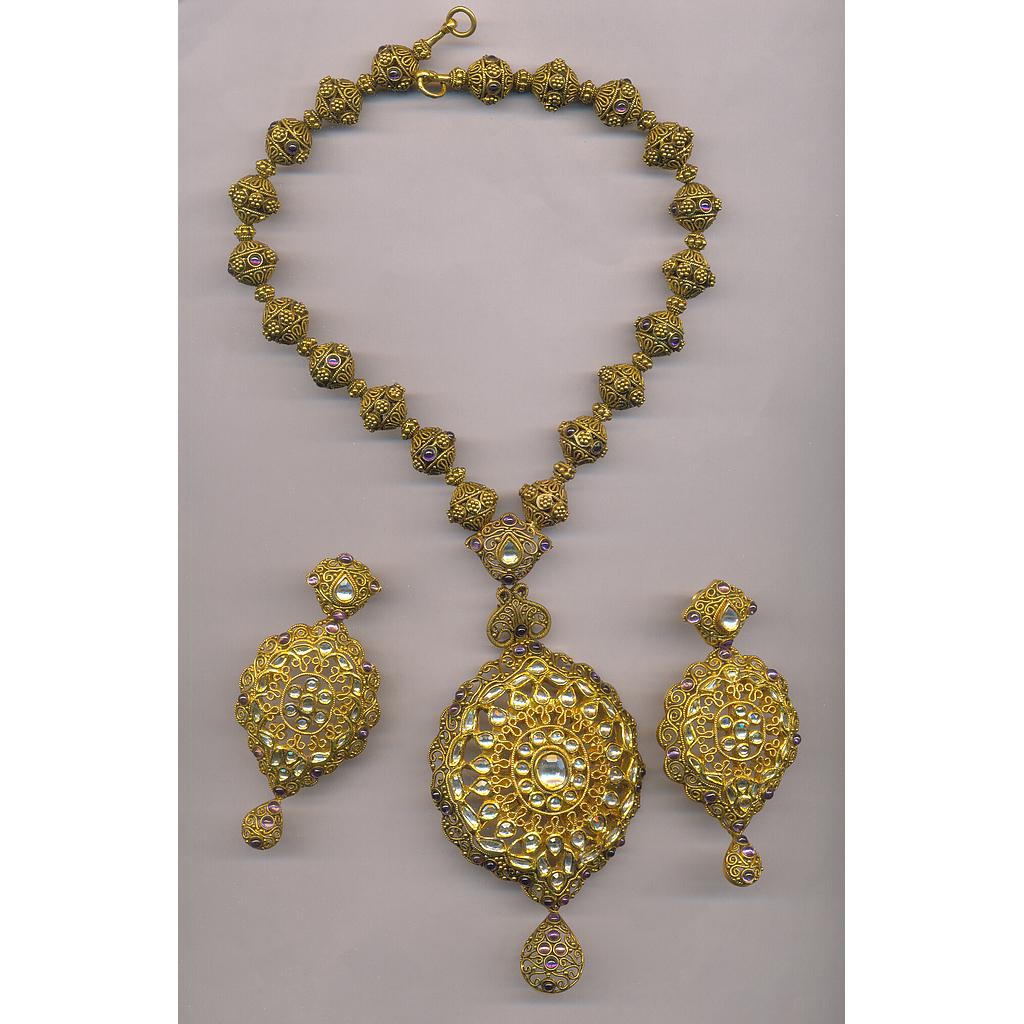 GOLD HALF SET LONG ANTIQUE FANCY
