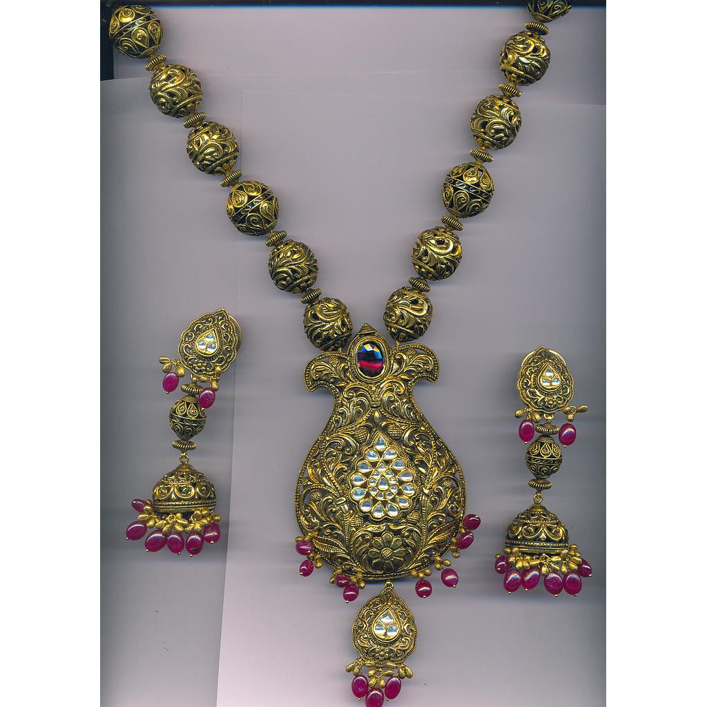 GOLD HALF SET LONG ANTIQUE FANCY