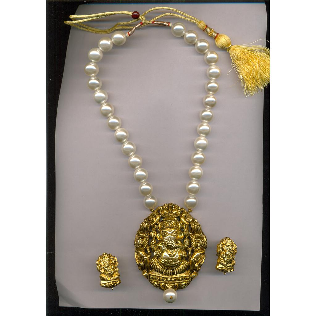 GOLD HALF SET PENDENT ANTIQUE EXCLUSIVE