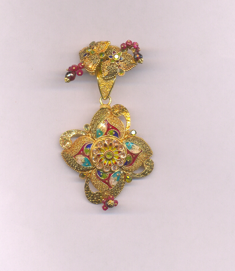 GOLD HALF SET PENDENT ANTIQUE EXCLUSIVE