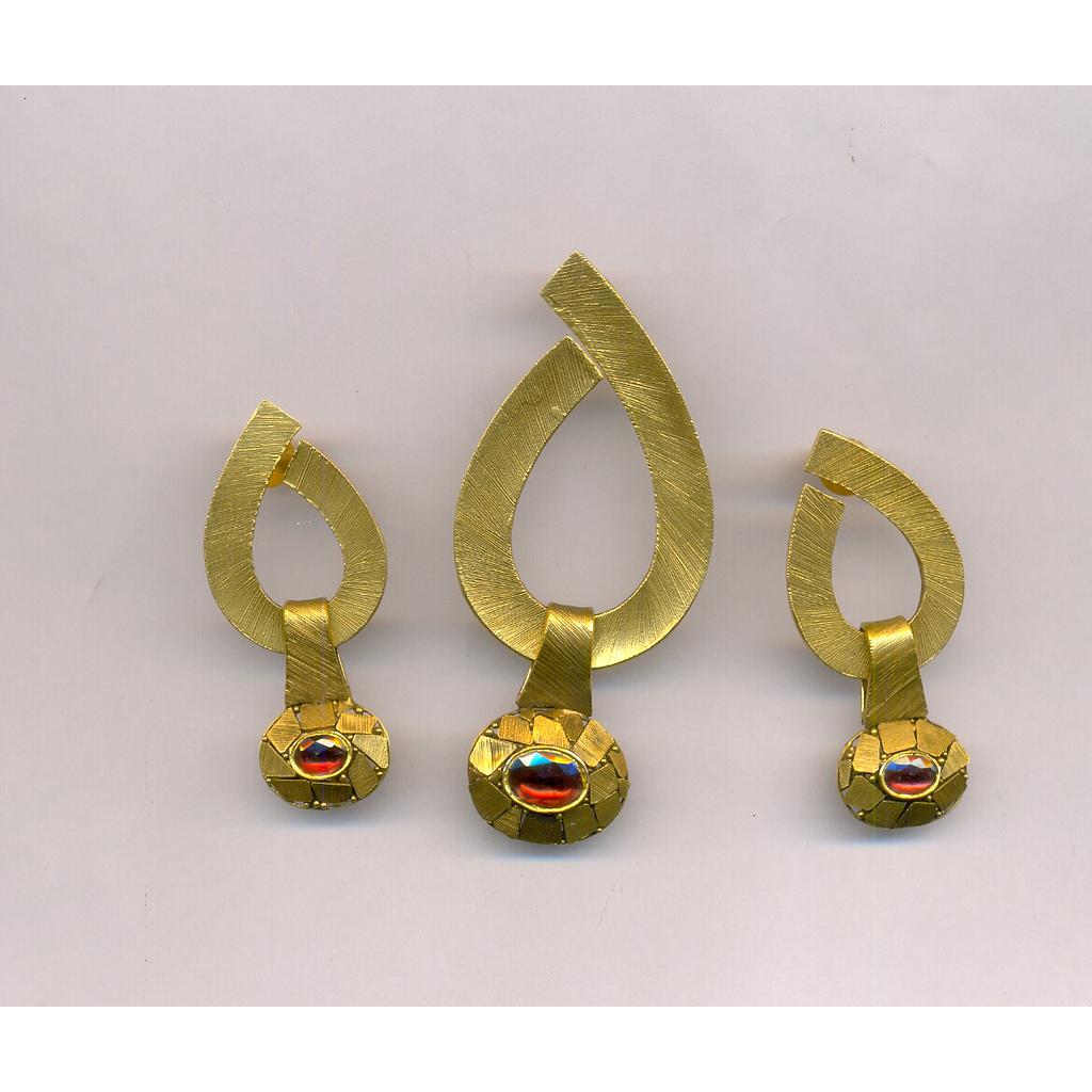 GOLD HALF SET PENDENT ANTIQUE EXCLUSIVE