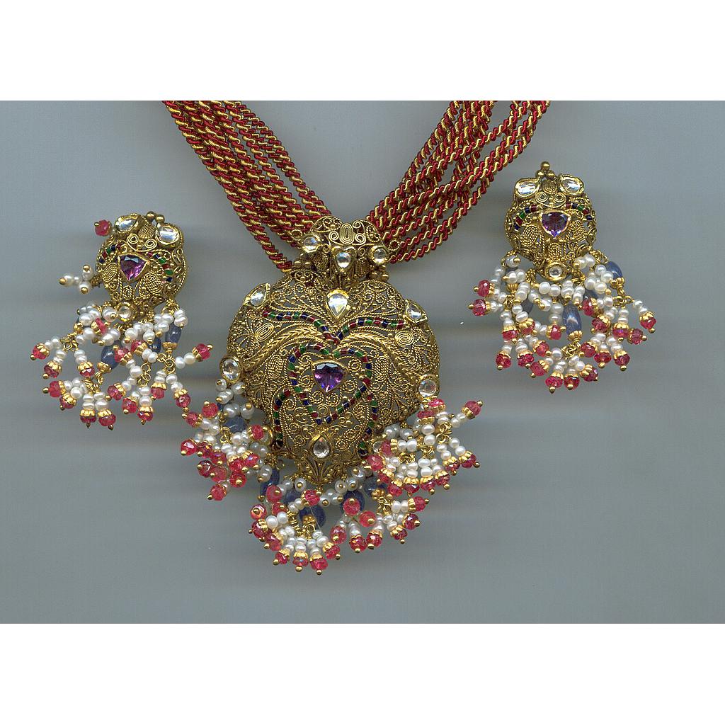 GOLD HALF SET PENDENT ANTIQUE EXCLUSIVE