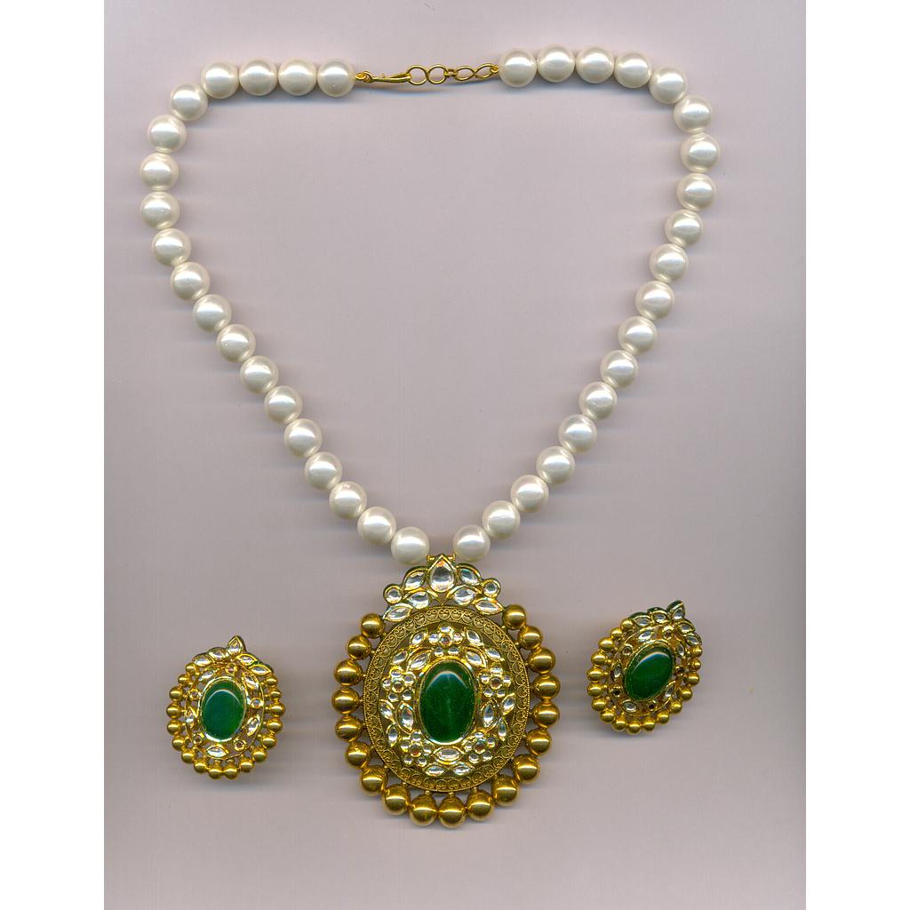 GOLD HALF SET PENDENT ANTIQUE EXCLUSIVE