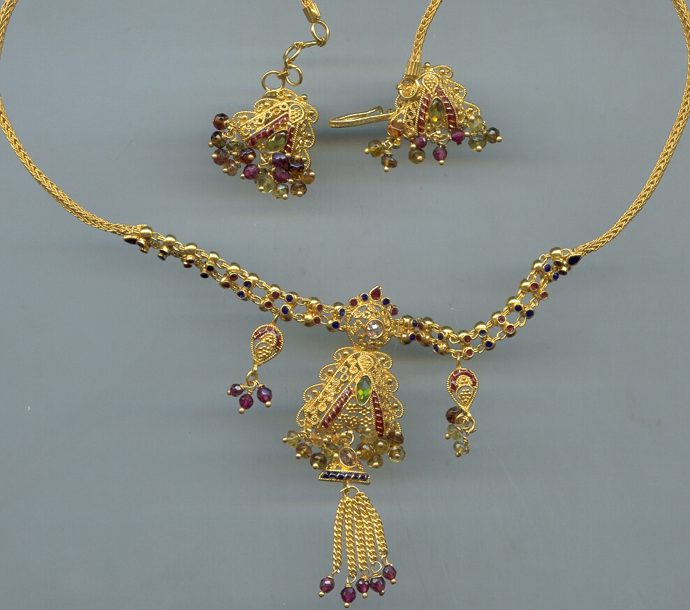 GOLD HALF SET PENDENT ANTIQUE EXCLUSIVE