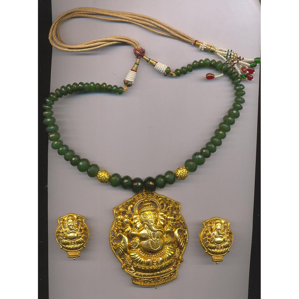GOLD HALF SET PENDENT ANTIQUE EXCLUSIVE