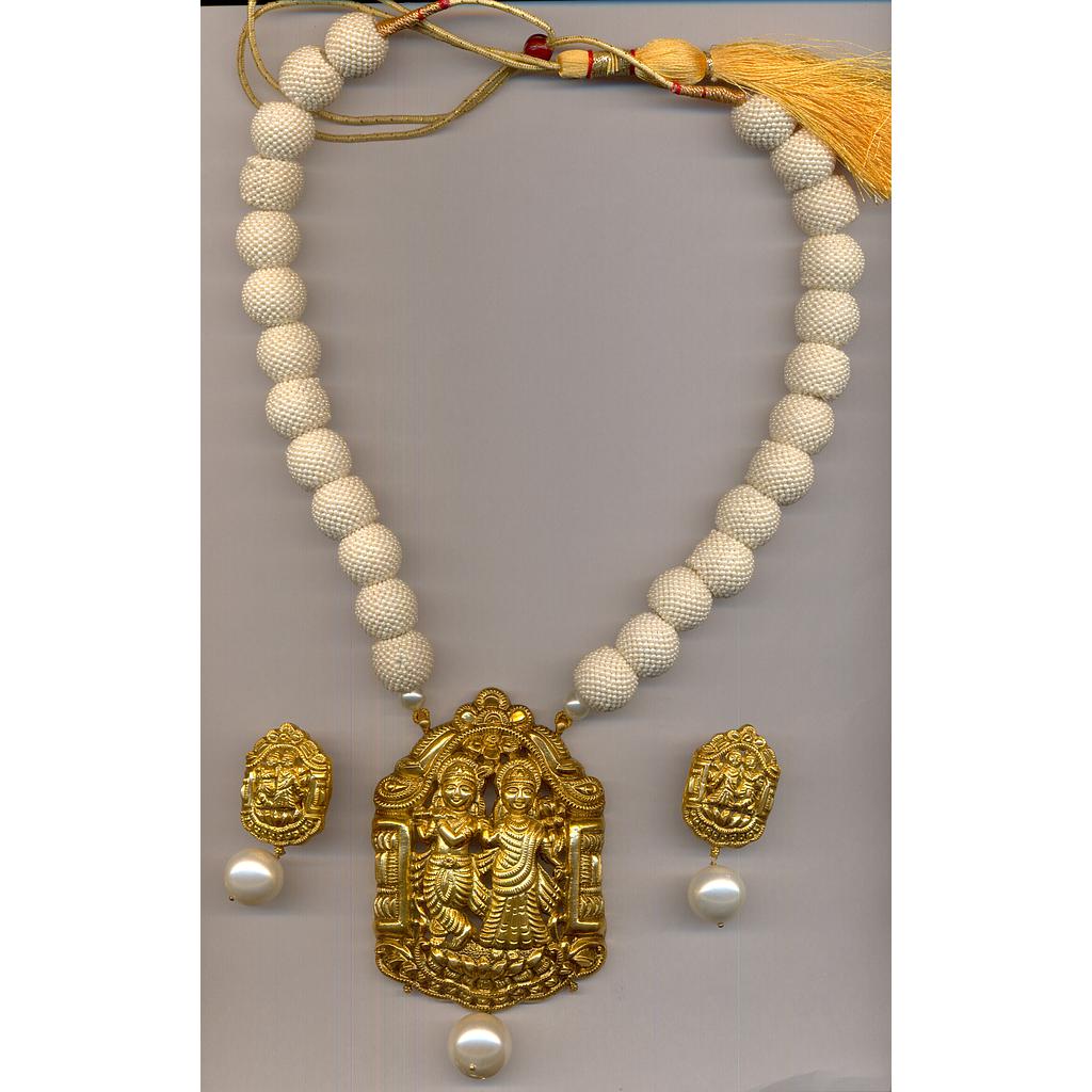 GOLD HALF SET PENDENT ANTIQUE EXCLUSIVE