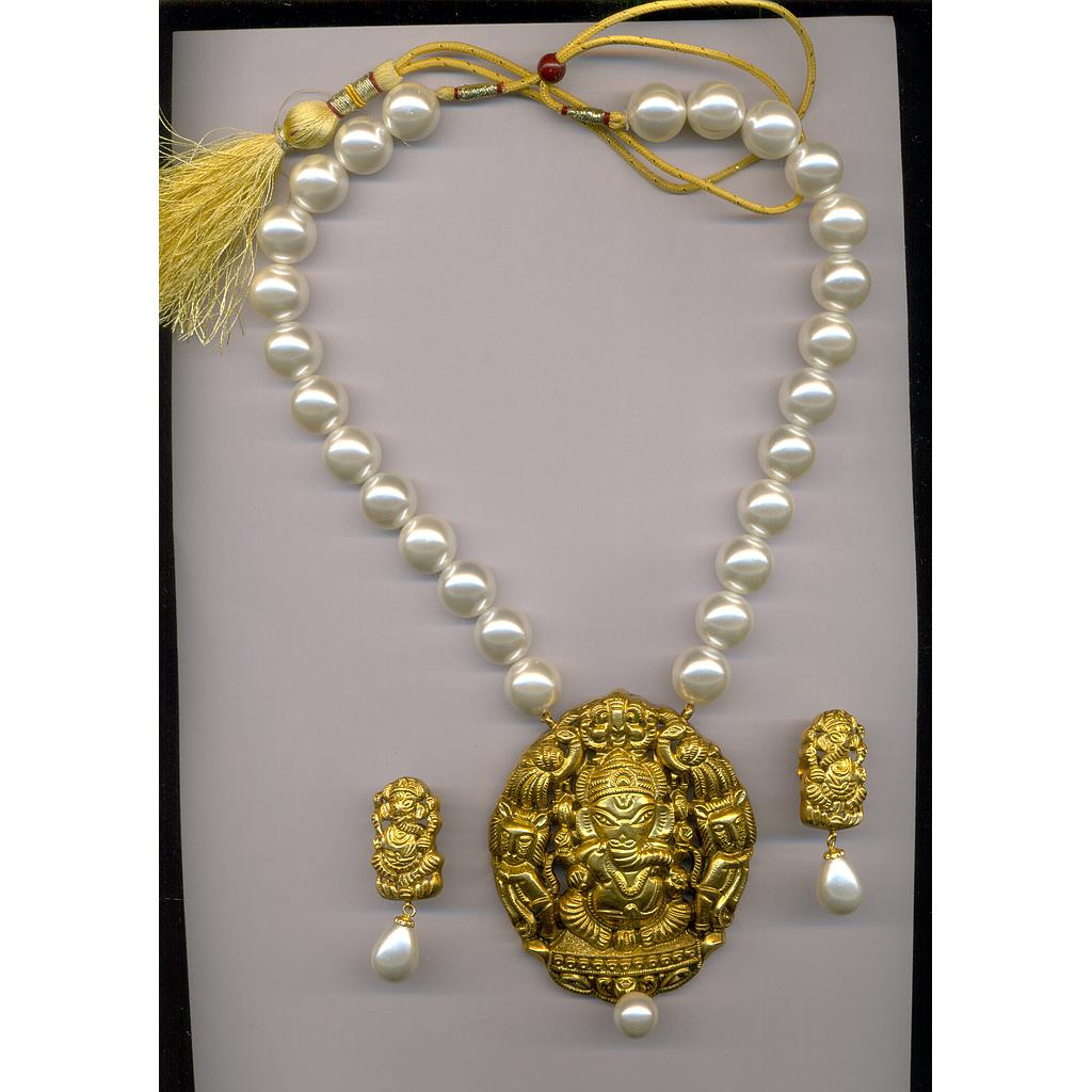 GOLD HALF SET PENDENT ANTIQUE EXCLUSIVE