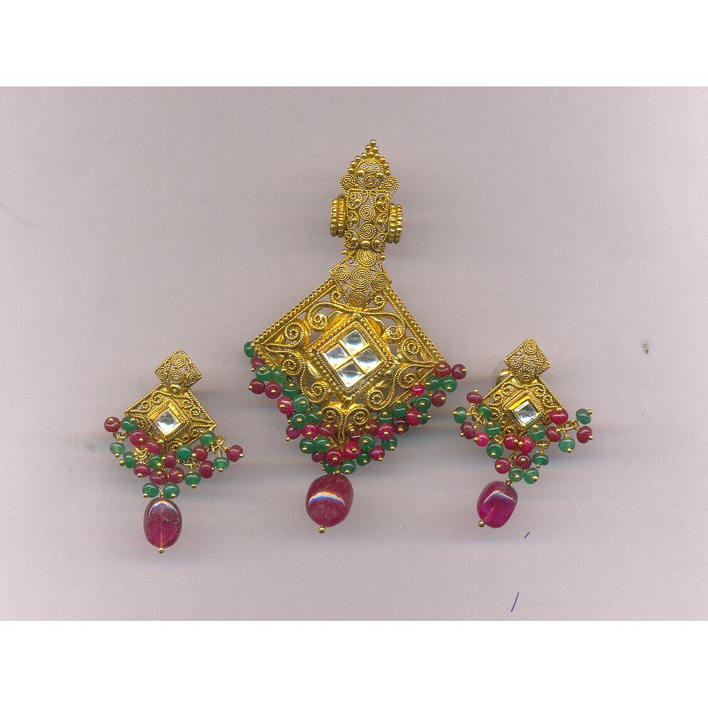GOLD HALF SET PENDENT ANTIQUE FANCY