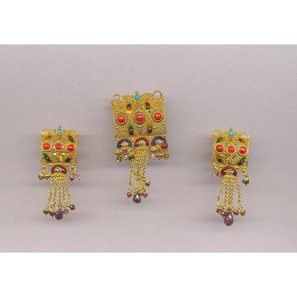 GOLD HALF SET PENDENT ANTIQUE FANCY