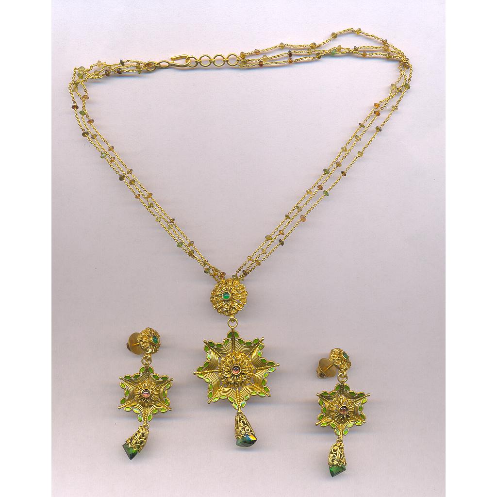 GOLD HALF SET PENDENT ANTIQUE FANCY