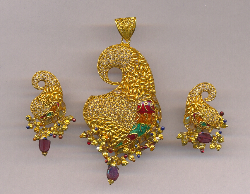GOLD HALF SET PENDENT ANTIQUE GENERAL