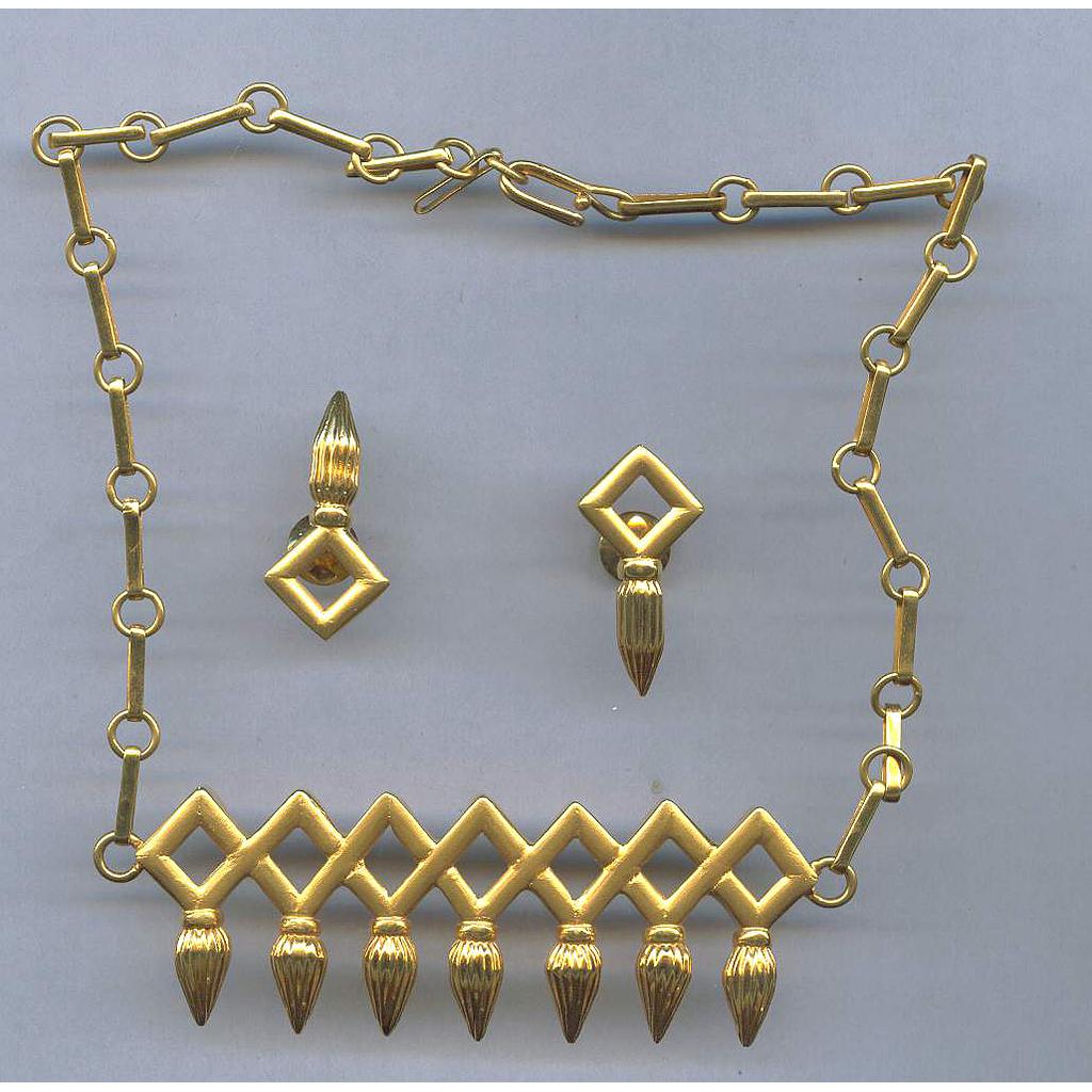 GOLD HALF SET PENDENT ANTIQUE GENERAL