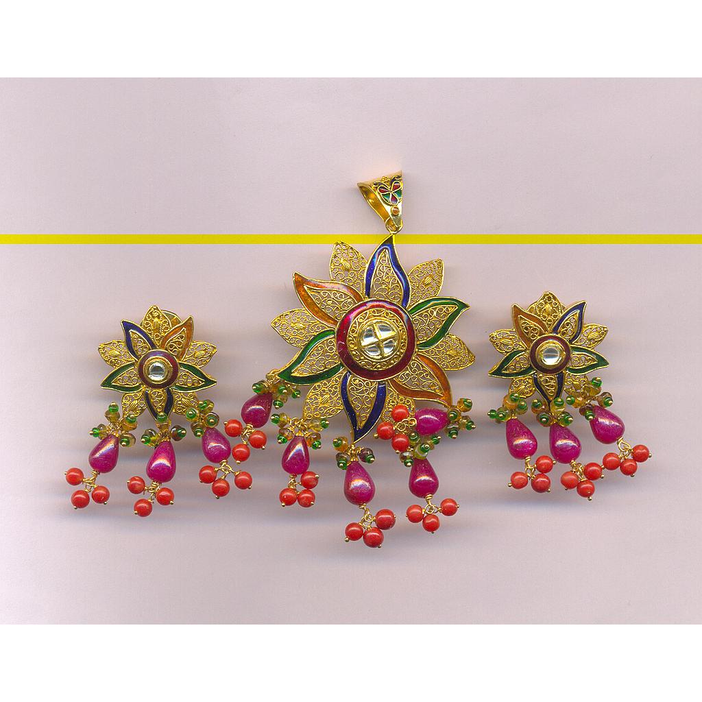 GOLD HALF SET PENDENT ANTIQUE GENERAL