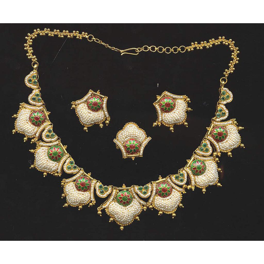 GOLD HALF SET PENDENT ANTIQUE GENERAL