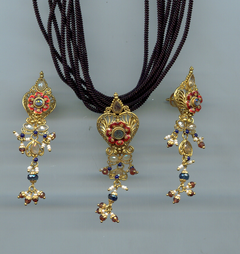 GOLD HALF SET PENDENT ANTIQUE GENERAL