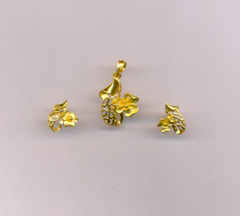 GOLD HALF SET PENDENT CASTING EXCLUSIVE