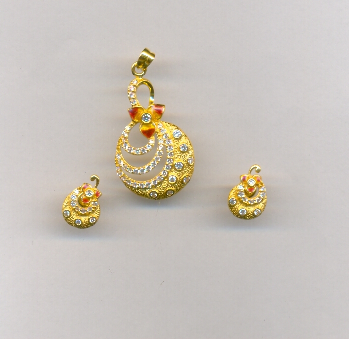 GOLD HALF SET PENDENT CASTING EXCLUSIVE