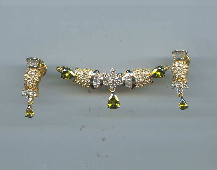 GOLD HALF SET PENDENT CASTING EXCLUSIVE