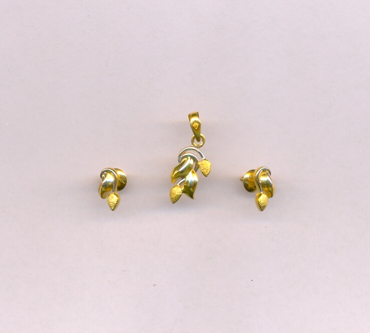 GOLD HALF SET PENDENT CASTING EXCLUSIVE