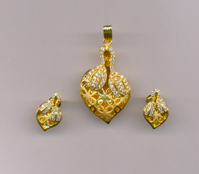 GOLD HALF SET PENDENT CASTING EXCLUSIVE