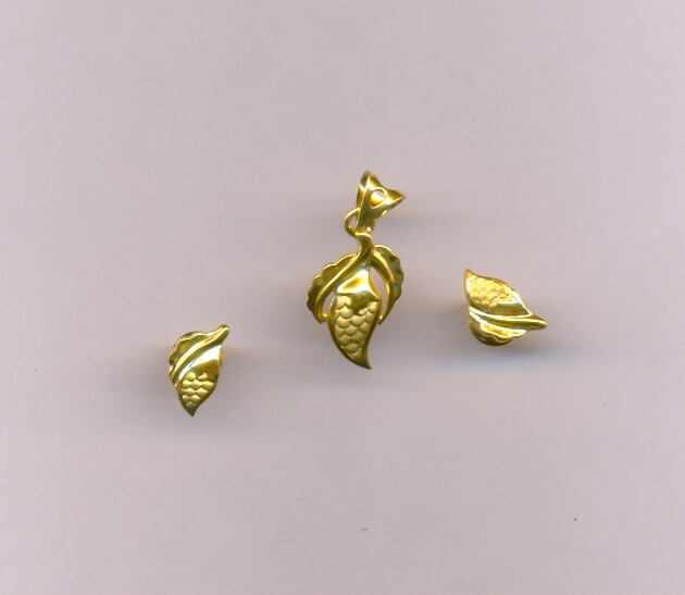 GOLD HALF SET PENDENT CASTING EXCLUSIVE