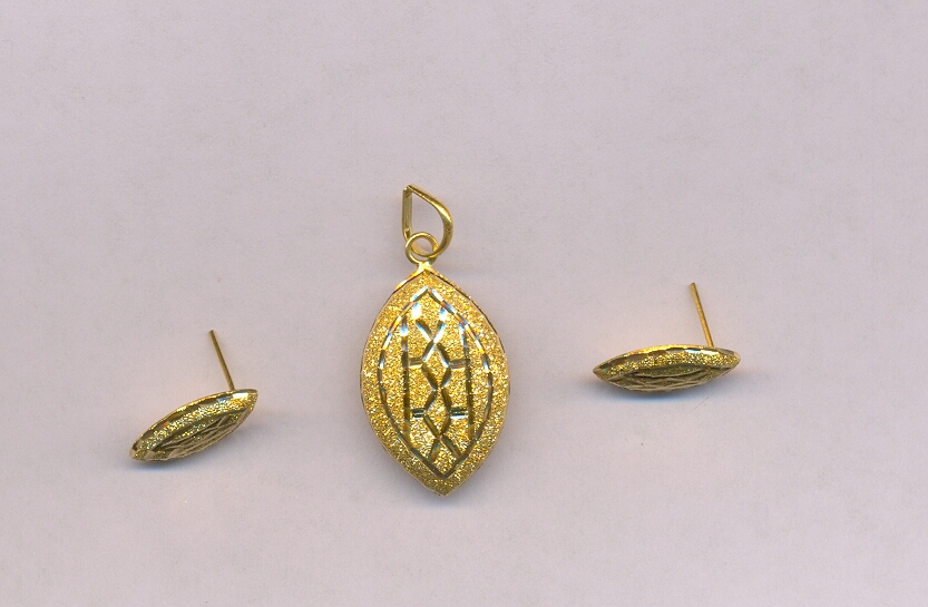 GOLD HALF SET PENDENT CASTING EXCLUSIVE