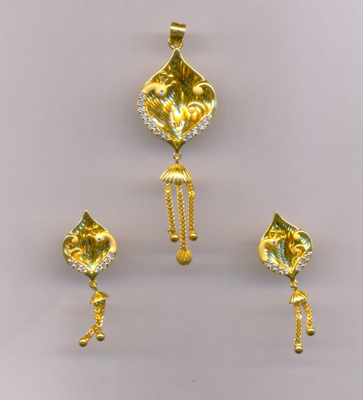 GOLD HALF SET PENDENT CASTING EXCLUSIVE
