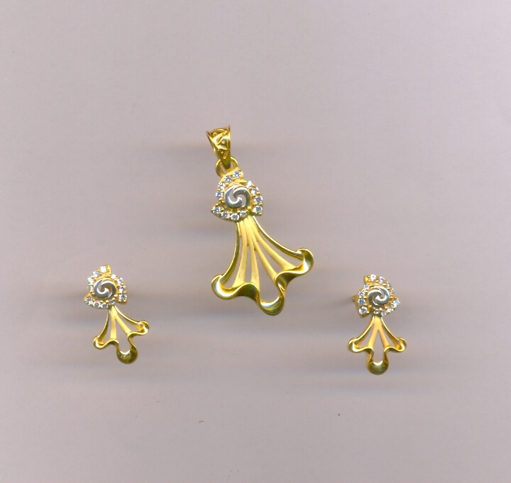 GOLD HALF SET PENDENT CASTING EXCLUSIVE