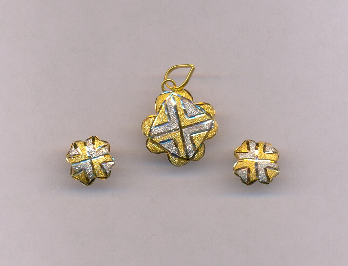 GOLD HALF SET PENDENT CASTING EXCLUSIVE