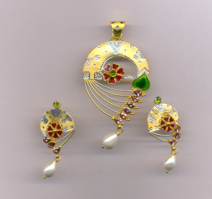 GOLD HALF SET PENDENT CASTING EXCLUSIVE