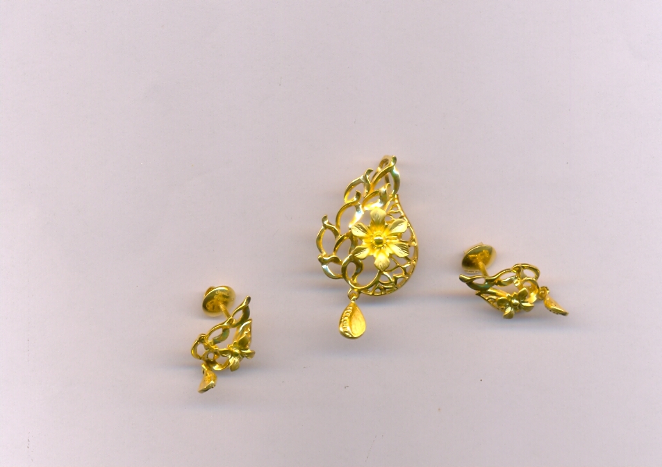 GOLD HALF SET PENDENT CASTING EXCLUSIVE