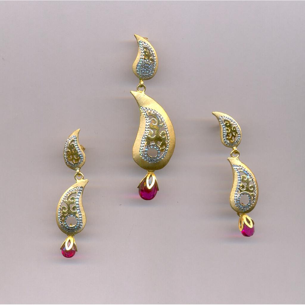 GOLD HALF SET PENDENT CASTING EXCLUSIVE