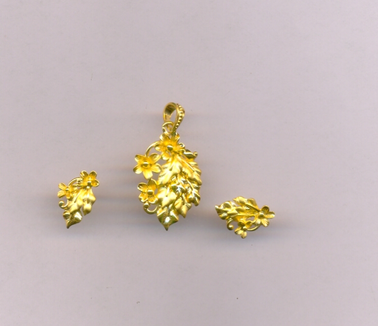 GOLD HALF SET PENDENT CASTING EXCLUSIVE