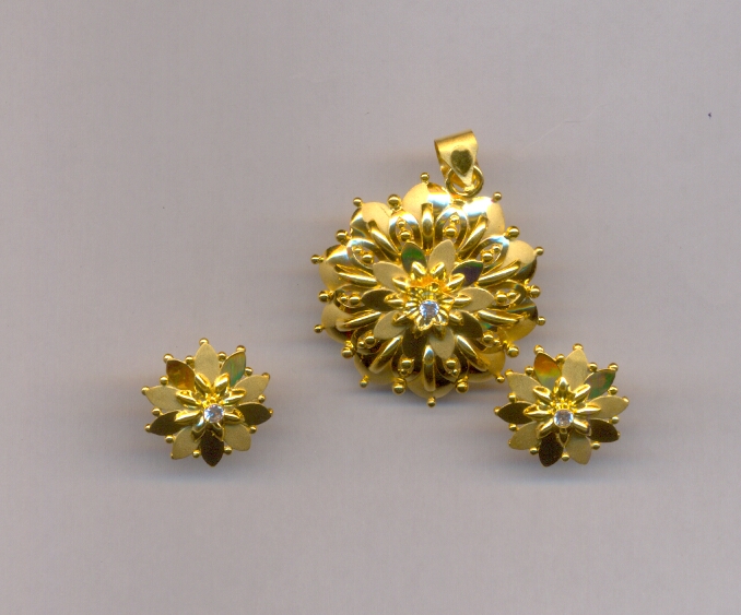 GOLD HALF SET PENDENT CASTING EXCLUSIVE
