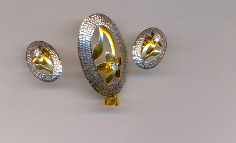 GOLD HALF SET PENDENT CASTING EXCLUSIVE