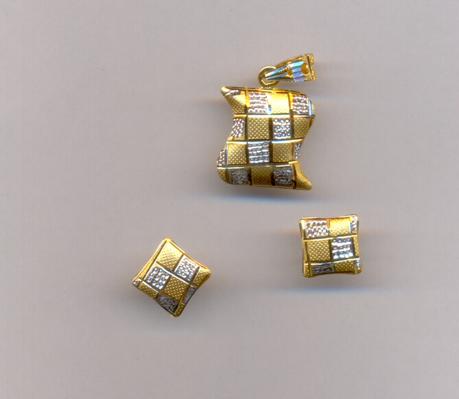 GOLD HALF SET PENDENT CASTING EXCLUSIVE
