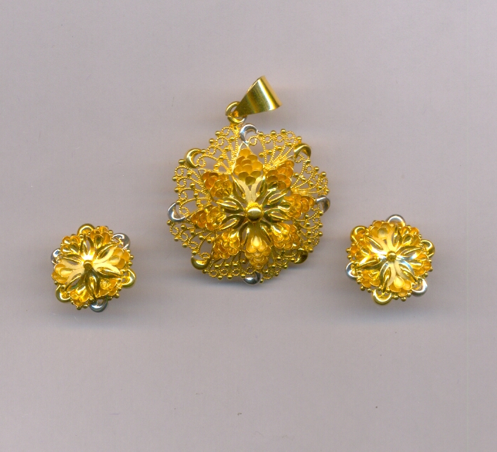 GOLD HALF SET PENDENT CASTING EXCLUSIVE