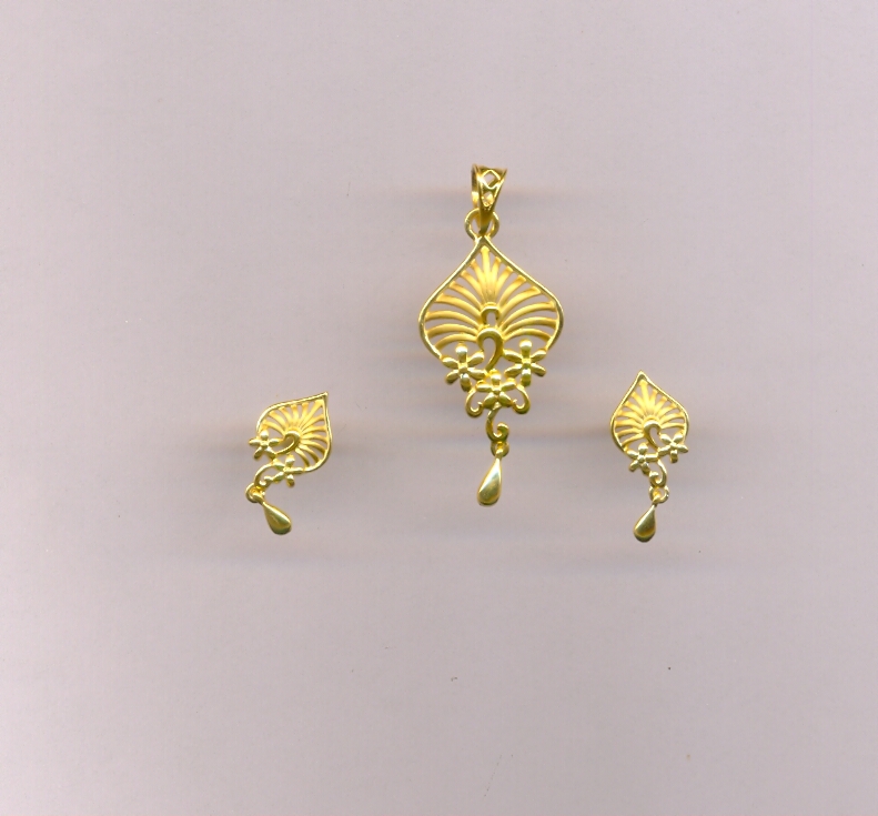 GOLD HALF SET PENDENT CASTING EXCLUSIVE