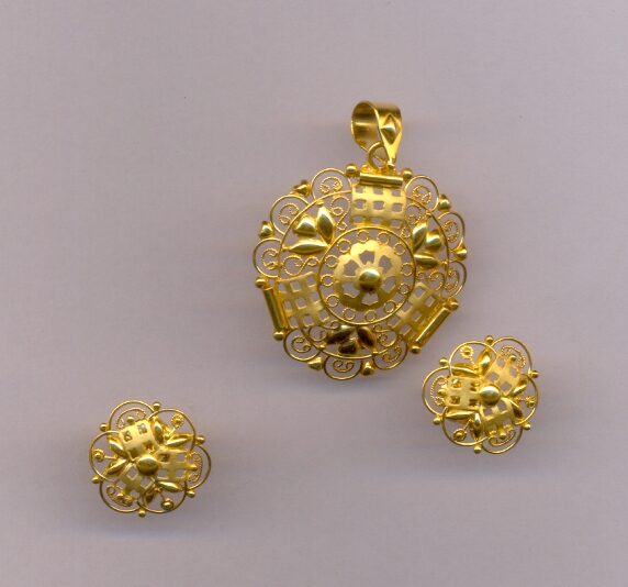 GOLD HALF SET PENDENT CASTING EXCLUSIVE