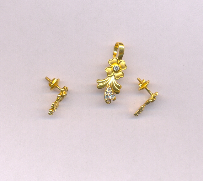 GOLD HALF SET PENDENT CASTING EXCLUSIVE