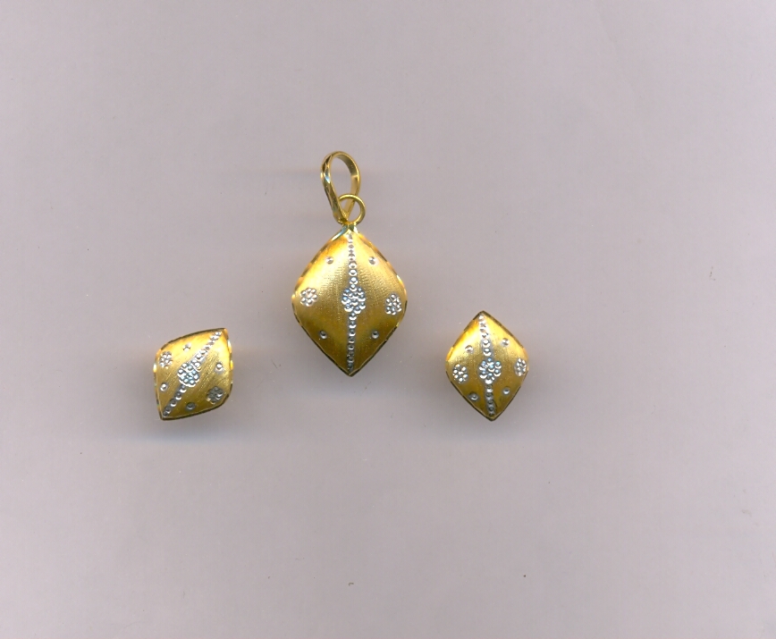 GOLD HALF SET PENDENT CASTING EXCLUSIVE
