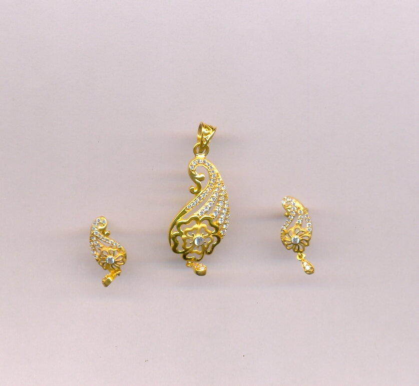 GOLD HALF SET PENDENT CASTING EXCLUSIVE