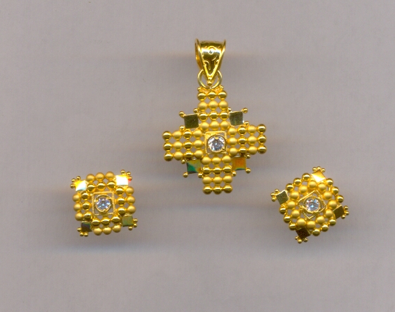 GOLD HALF SET PENDENT CASTING EXCLUSIVE