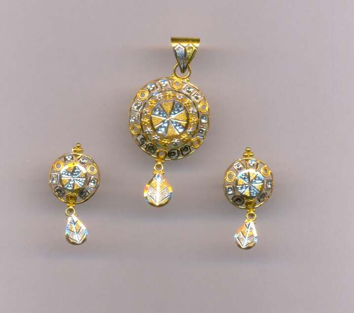 GOLD HALF SET PENDENT CASTING EXCLUSIVE