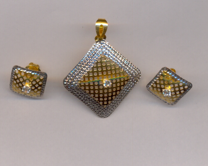 GOLD HALF SET PENDENT CASTING EXCLUSIVE