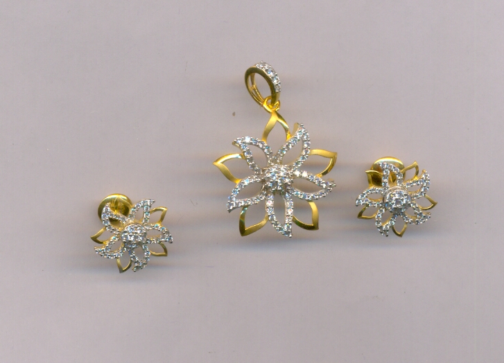 GOLD HALF SET PENDENT CASTING EXCLUSIVE