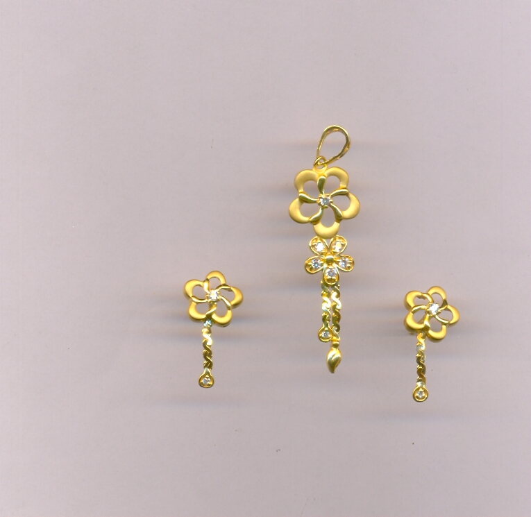 GOLD HALF SET PENDENT CASTING EXCLUSIVE