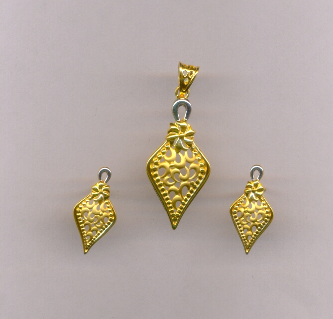 GOLD HALF SET PENDENT CASTING EXCLUSIVE